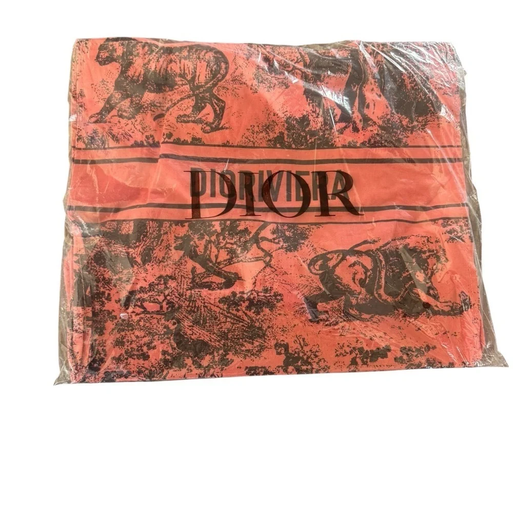 Diorviera Canvas Tote - Picture 4 of 6